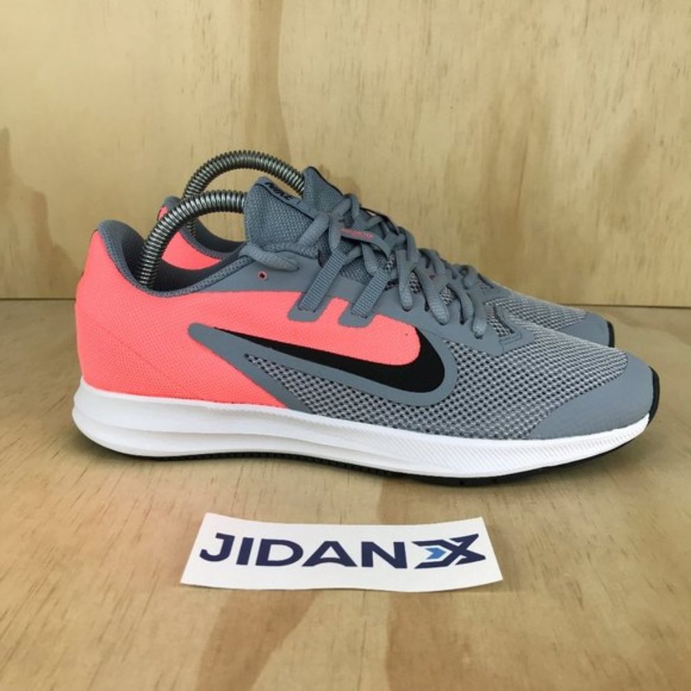 NEW Nike Downshifter 9 Gray Pink